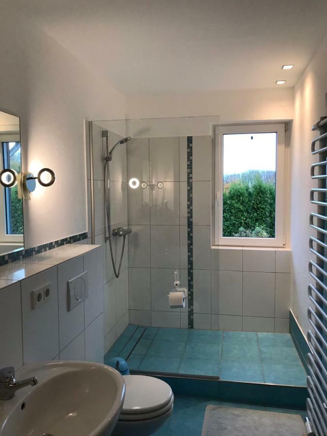 Appartamento Kleine Auszeit Mit Aussicht Velbert Toenisheide Esterno foto