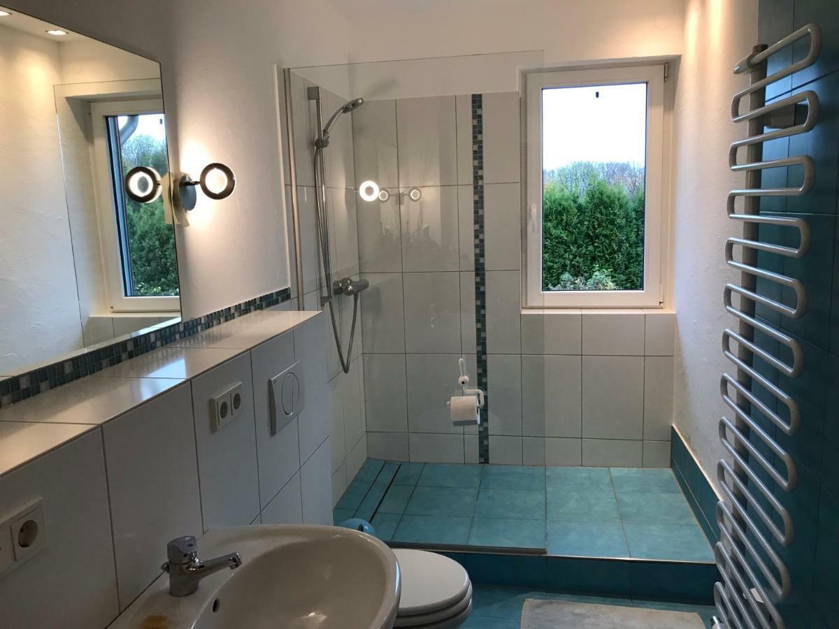 Appartamento Kleine Auszeit Mit Aussicht Velbert Toenisheide Esterno foto