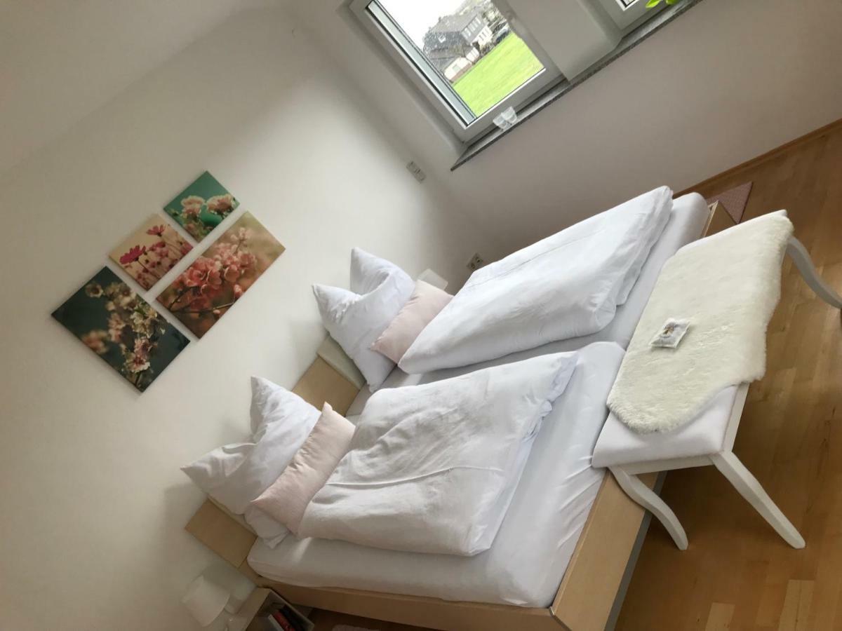 Appartamento Kleine Auszeit Mit Aussicht Velbert Toenisheide Esterno foto